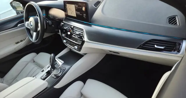 BMW Seria 5 530e M Sport Edition