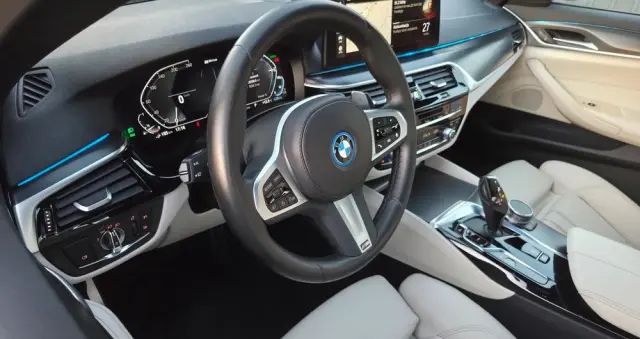 BMW Seria 5 530e M Sport Edition