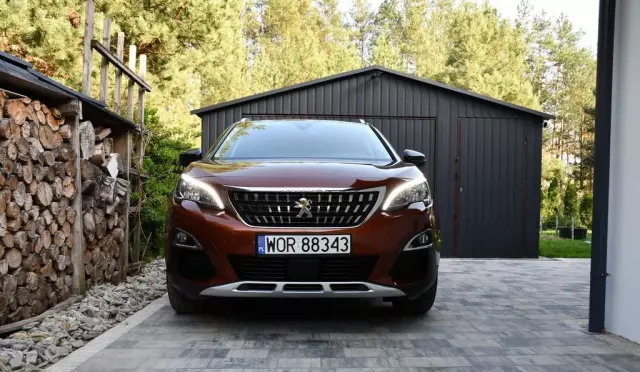 PEUGEOT 3008 