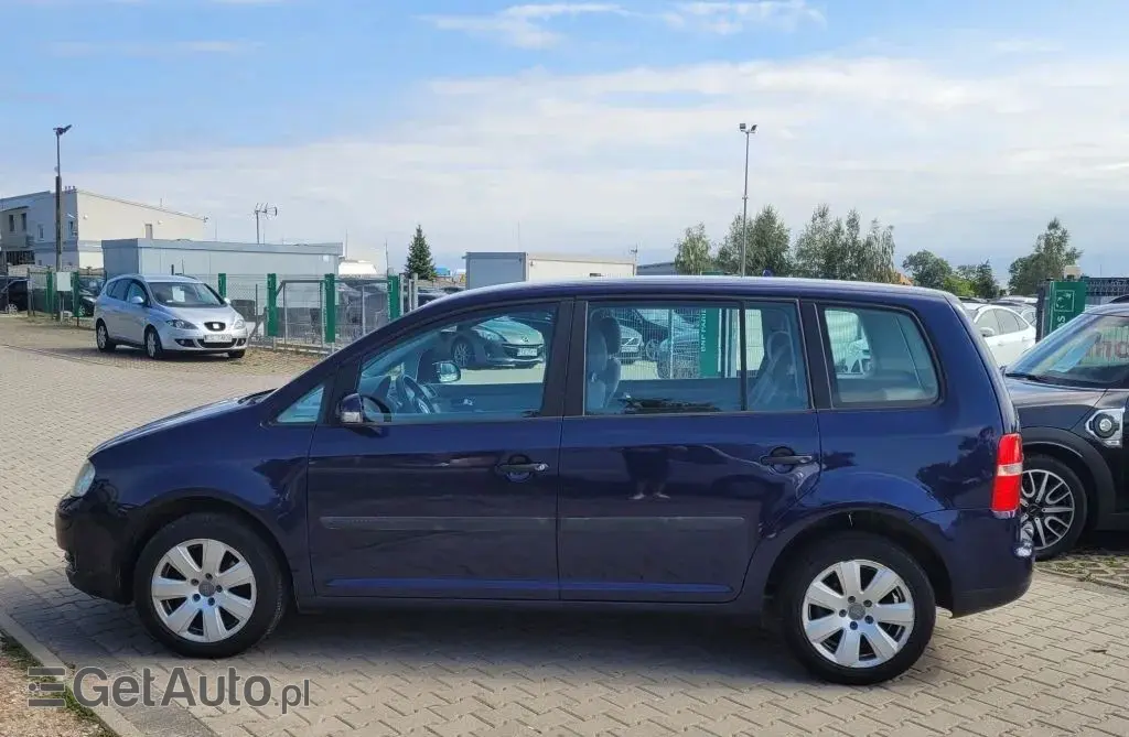 VOLKSWAGEN Touran 