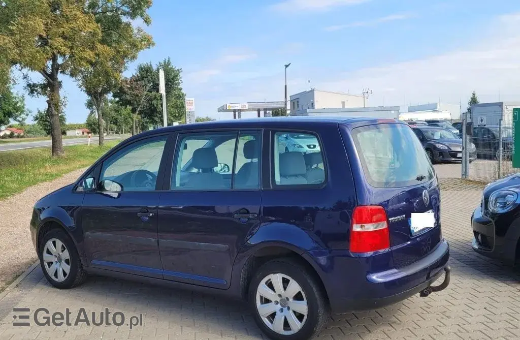 VOLKSWAGEN Touran 