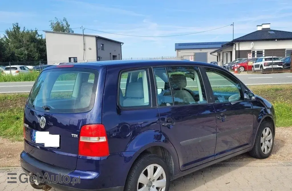 VOLKSWAGEN Touran 