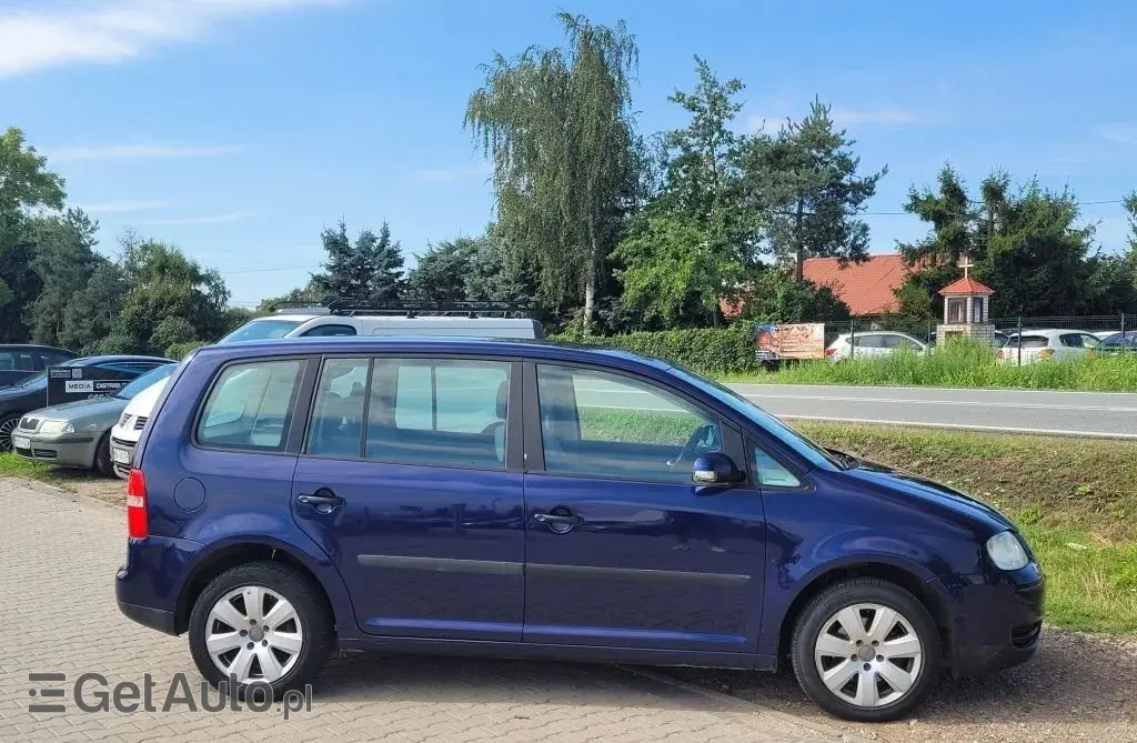 VOLKSWAGEN Touran 