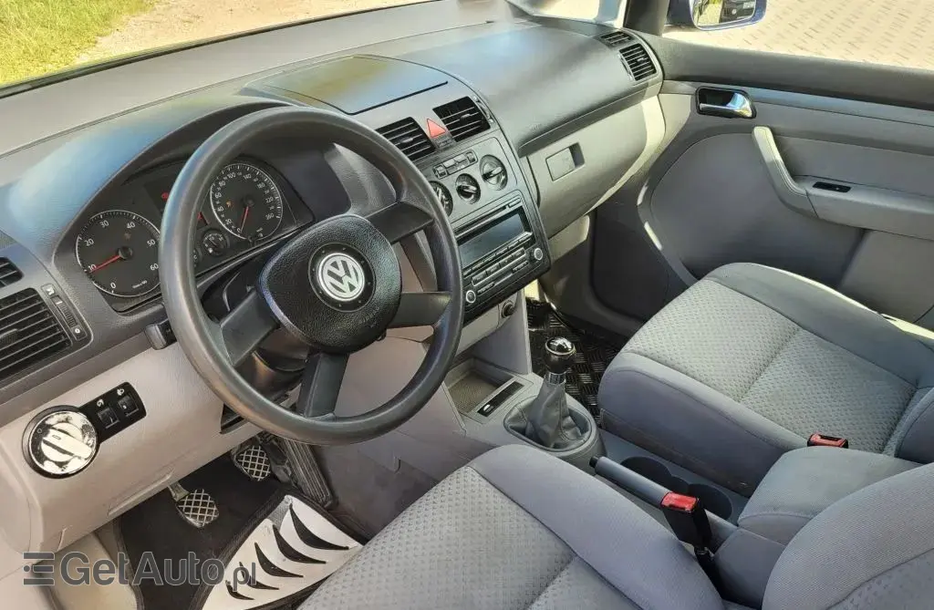 VOLKSWAGEN Touran 