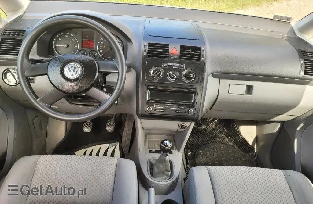 VOLKSWAGEN Touran 
