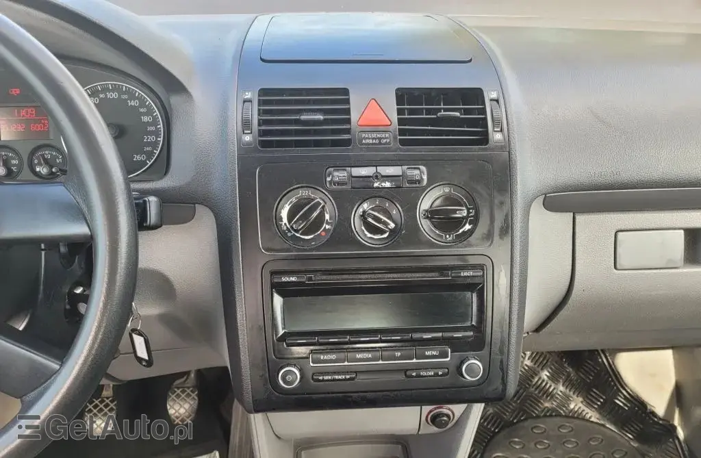 VOLKSWAGEN Touran 