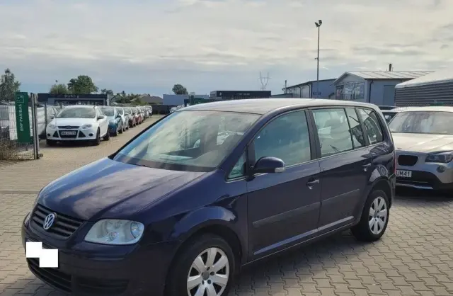 VOLKSWAGEN Touran 