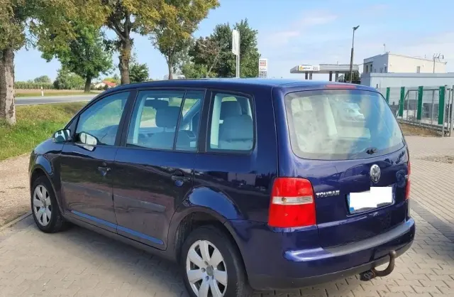 VOLKSWAGEN Touran 