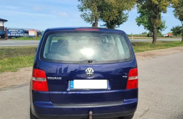 VOLKSWAGEN Touran 