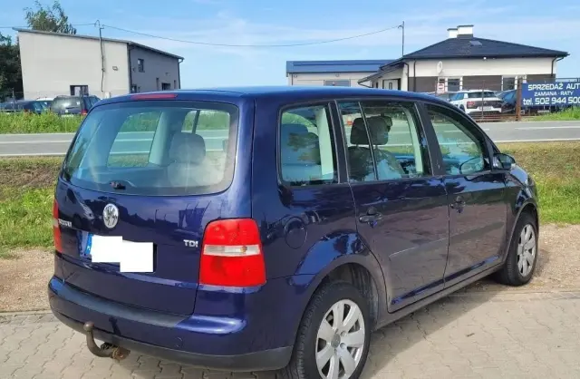 VOLKSWAGEN Touran 