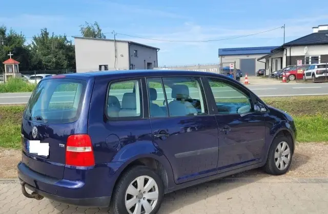 VOLKSWAGEN Touran 