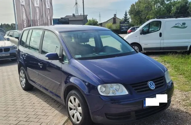 VOLKSWAGEN Touran 