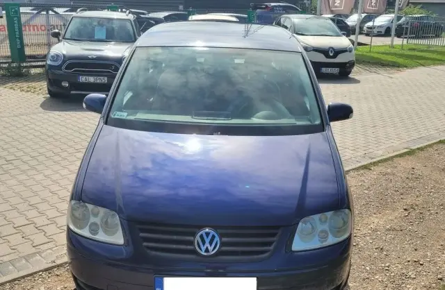 VOLKSWAGEN Touran 
