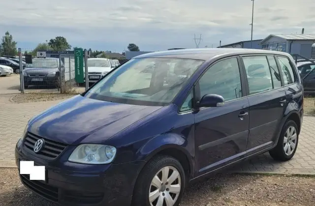 VOLKSWAGEN Touran 