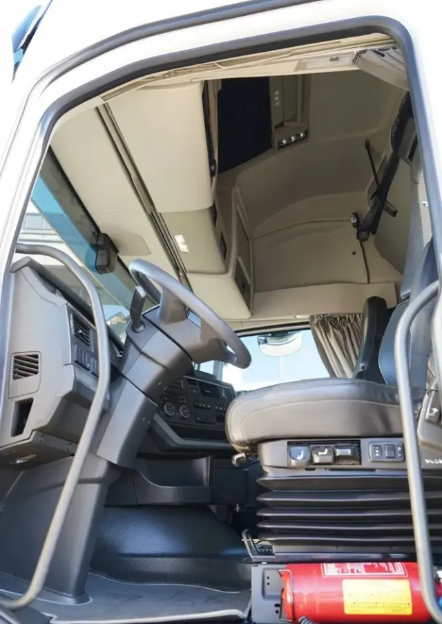 VOLVO FH 500 / KLIMATYZACJA POSTOJOWA / I-SHIFT / ALUFELGI / EURO 6 