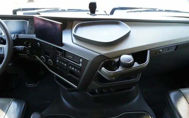 VOLVO FH 500 / KLIMATYZACJA POSTOJOWA / I-SHIFT / ALUFELGI / EURO 6 