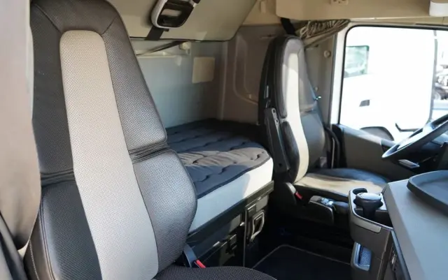 VOLVO FH 500 / KLIMATYZACJA POSTOJOWA / I-SHIFT / ALUFELGI / EURO 6 