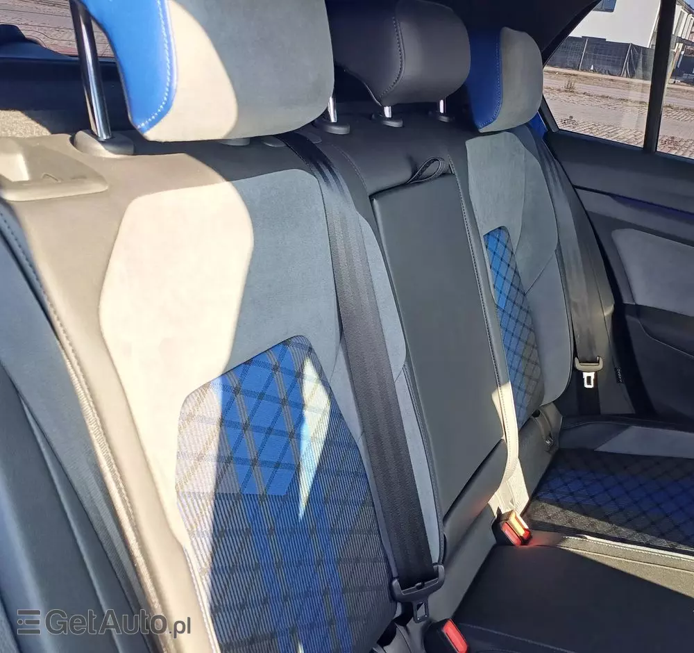 VOLKSWAGEN Golf VIII 2.0 TSI 4Mot R DSG