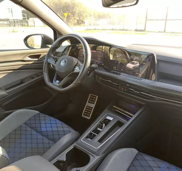 VOLKSWAGEN Golf VIII 2.0 TSI 4Mot R DSG