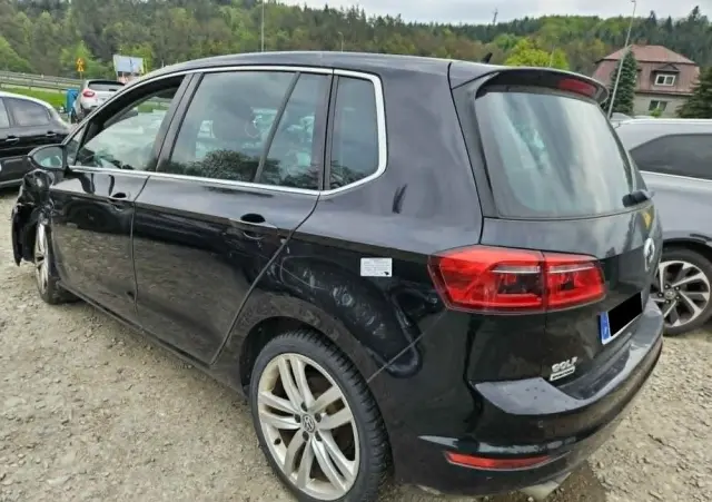 VOLKSWAGEN Golf Sportsvan 2.0 TDI (BlueMotion Technology) DSG Highline