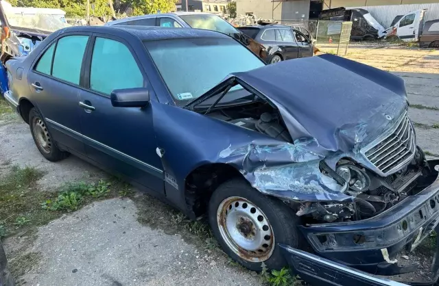 MERCEDES-BENZ Klasa E 