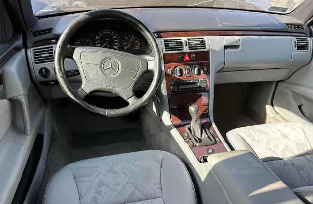 MERCEDES-BENZ Klasa E 