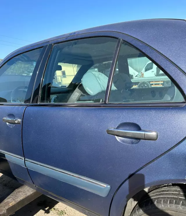 MERCEDES-BENZ Klasa E 