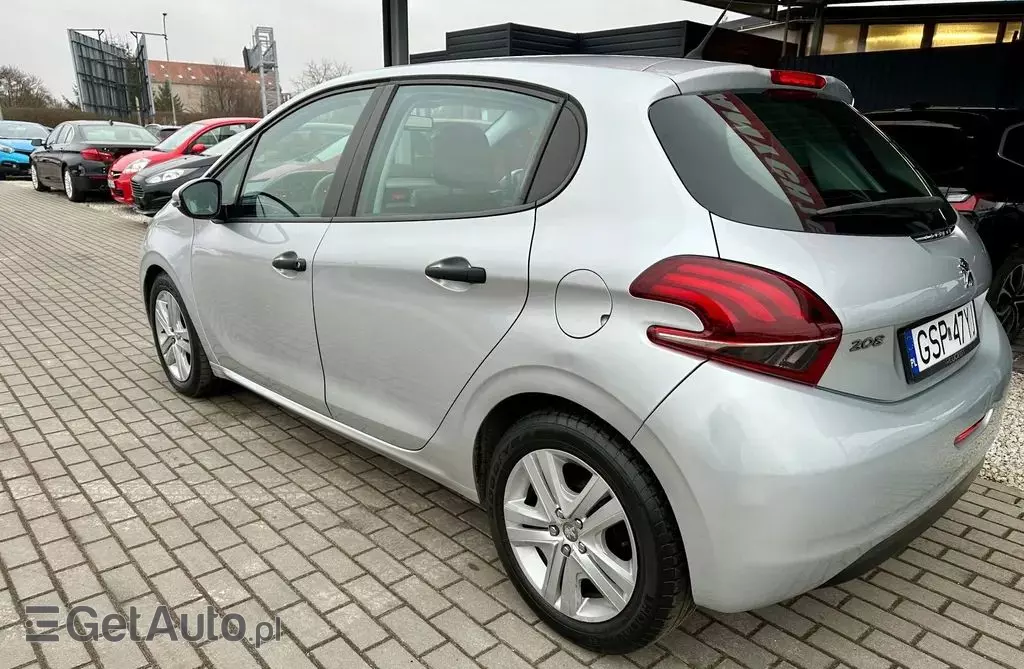 PEUGEOT 208 