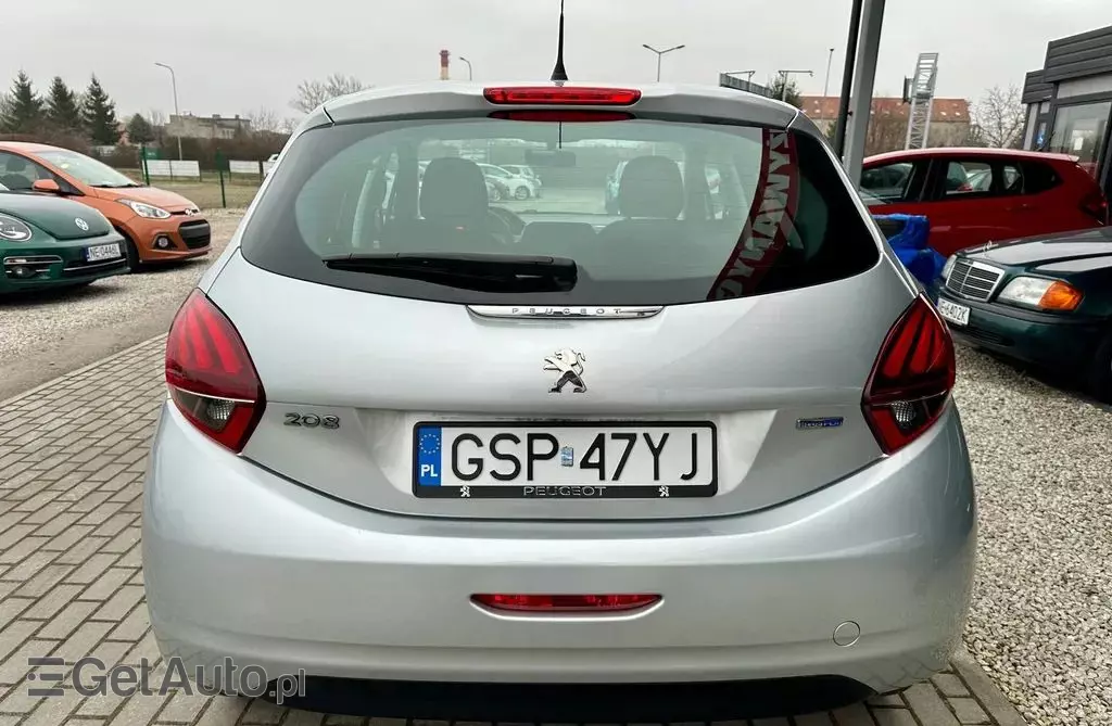 PEUGEOT 208 