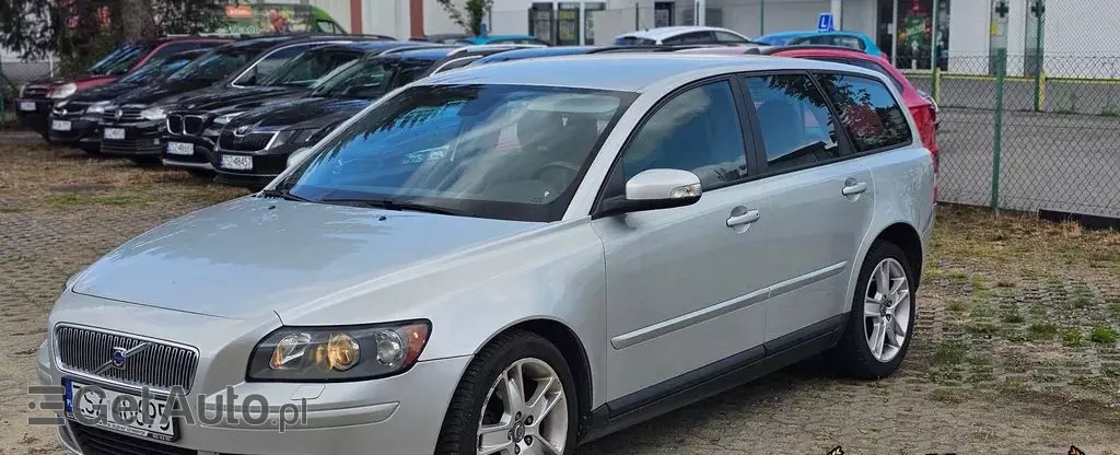 VOLVO V50 