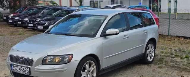 VOLVO V50 