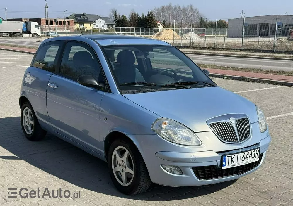 LANCIA Ypsilon 