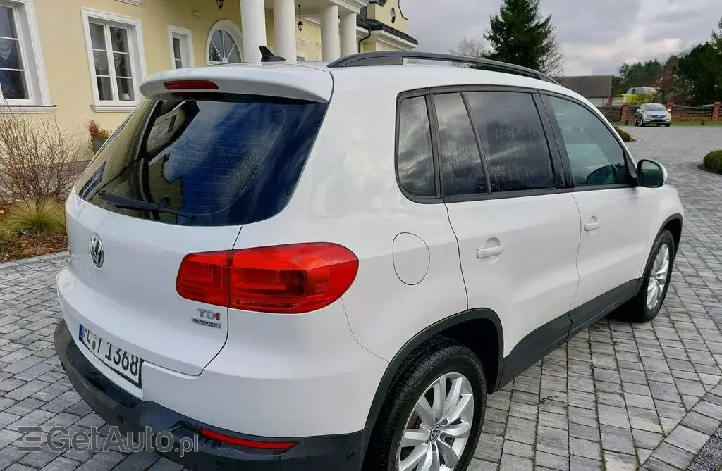 VOLKSWAGEN Tiguan 