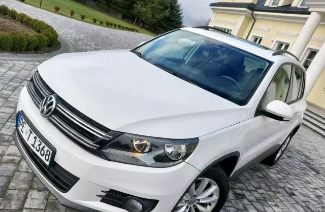 VOLKSWAGEN Tiguan 