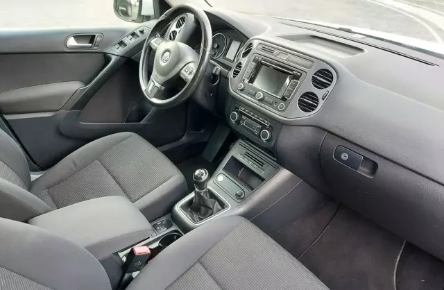 VOLKSWAGEN Tiguan 