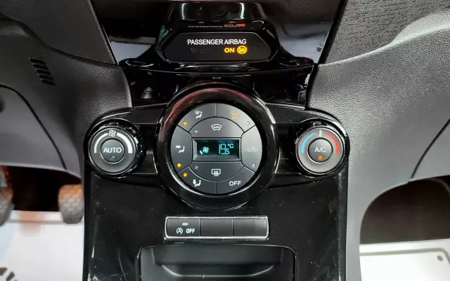 FORD Fiesta 1.0 EcoBoost Titanium