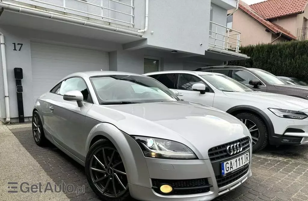 AUDI TT 