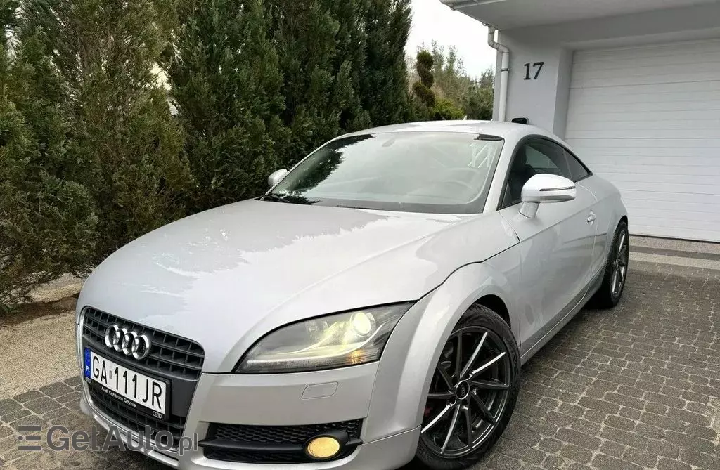AUDI TT 