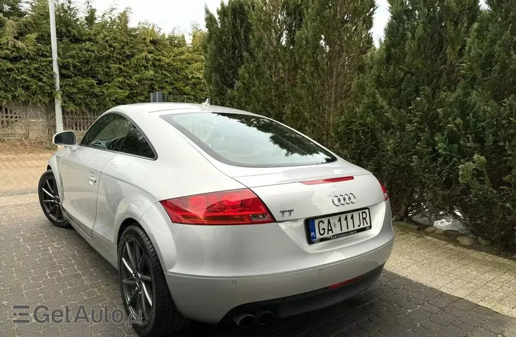 AUDI TT 