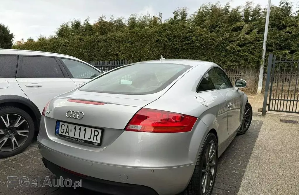 AUDI TT 