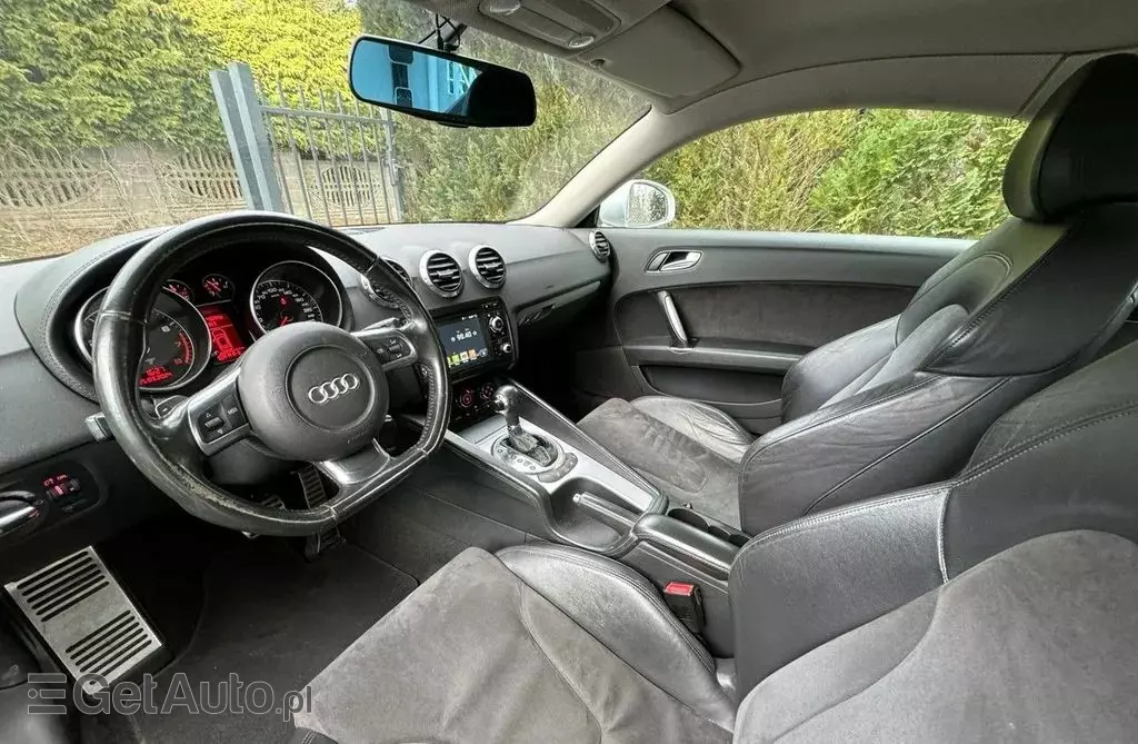 AUDI TT 
