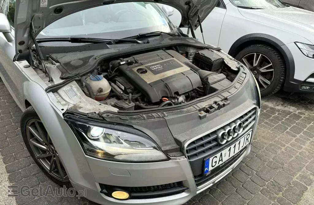 AUDI TT 