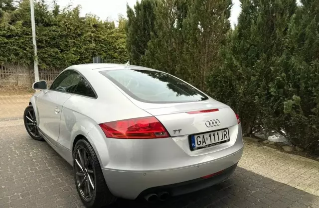 AUDI TT 