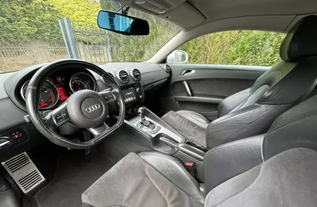 AUDI TT 