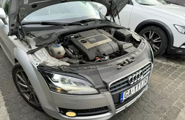 AUDI TT 
