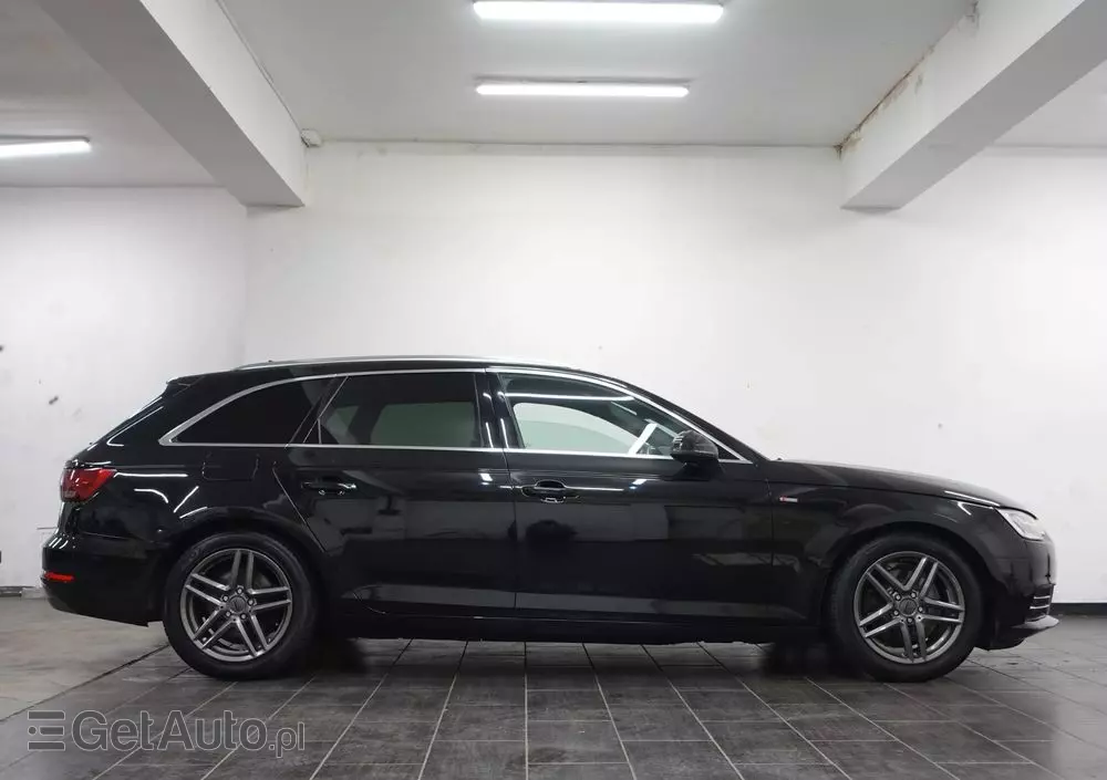 AUDI A4 Avant 2.0 TDI DPF S line Sportpaket