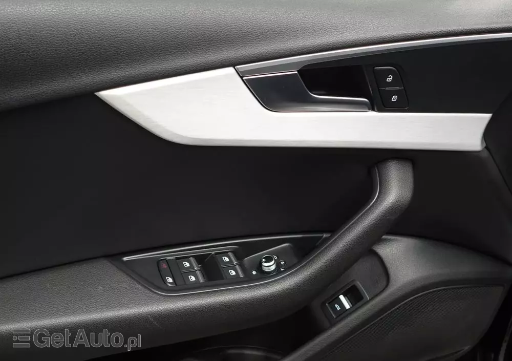 AUDI A4 Avant 2.0 TDI DPF S line Sportpaket