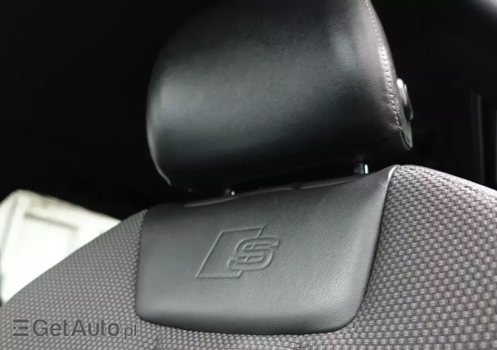 AUDI A4 Avant 2.0 TDI DPF S line Sportpaket