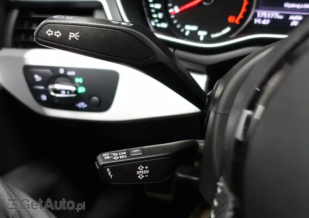 AUDI A4 Avant 2.0 TDI DPF S line Sportpaket