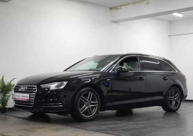 AUDI A4 Avant 2.0 TDI DPF S line Sportpaket